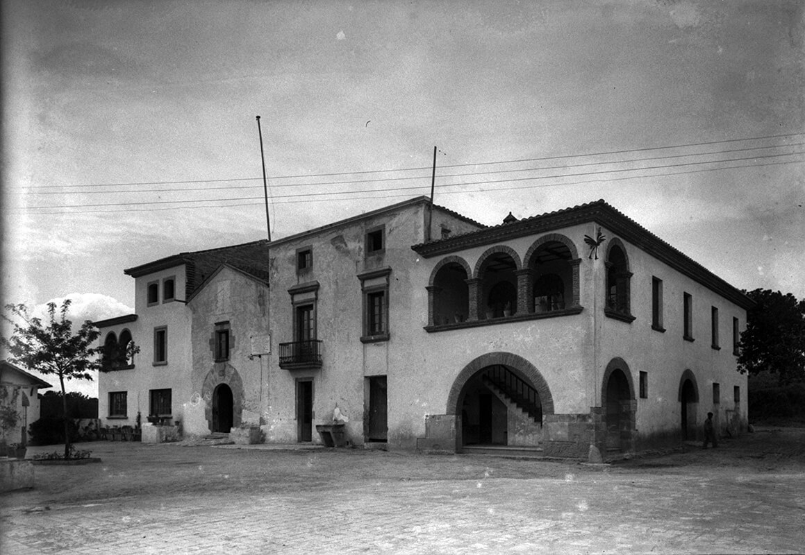 Vista del edificio. 1940-1950. Brangulí (fotógrafos). Arxiu Nacional de Catalunya